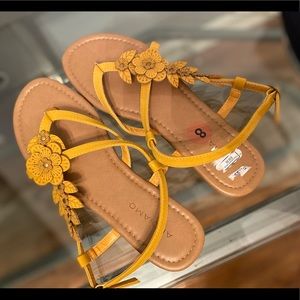 SANDALS SIZE 8